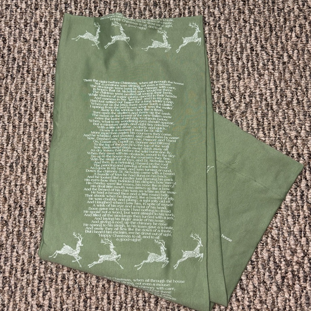 Storiarts the night before Christmas scarf
